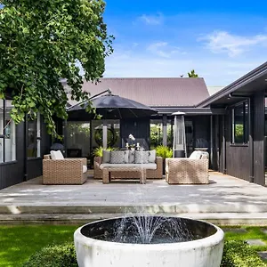  Holiday home Black Luxury